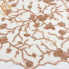 Υδροδιαλυτό χρυσό δαντελλών διακοσμημένο με χάντρες ύφασμα ύφασμα δαντελλών φορεμάτων πολυεστέρα νυφικό